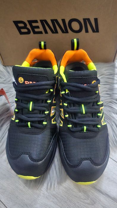 Buty robocze wzmacniane