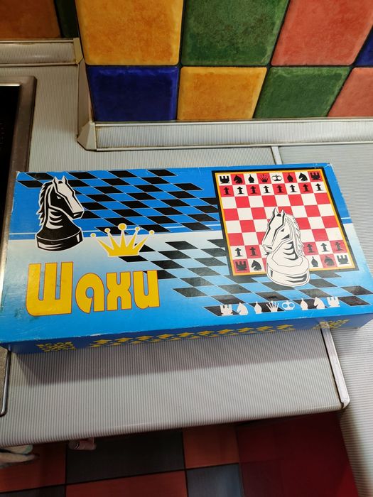 Коробка родная упаковочная, пластиковые шахматы в Новом состоянии.