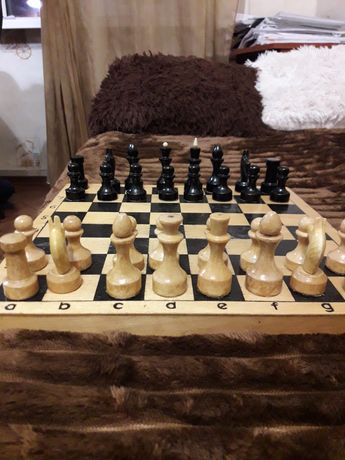 Шахматы деревянные.
