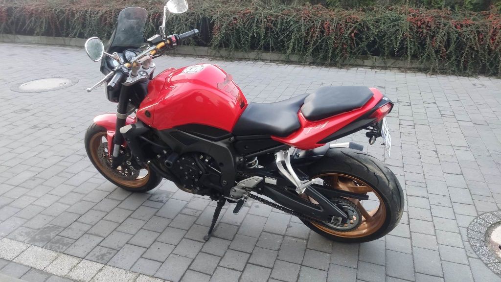 Yamaha FZ1n po dużym serwisie, niski przebieg 38k Fazer 1000 FZ 1 N