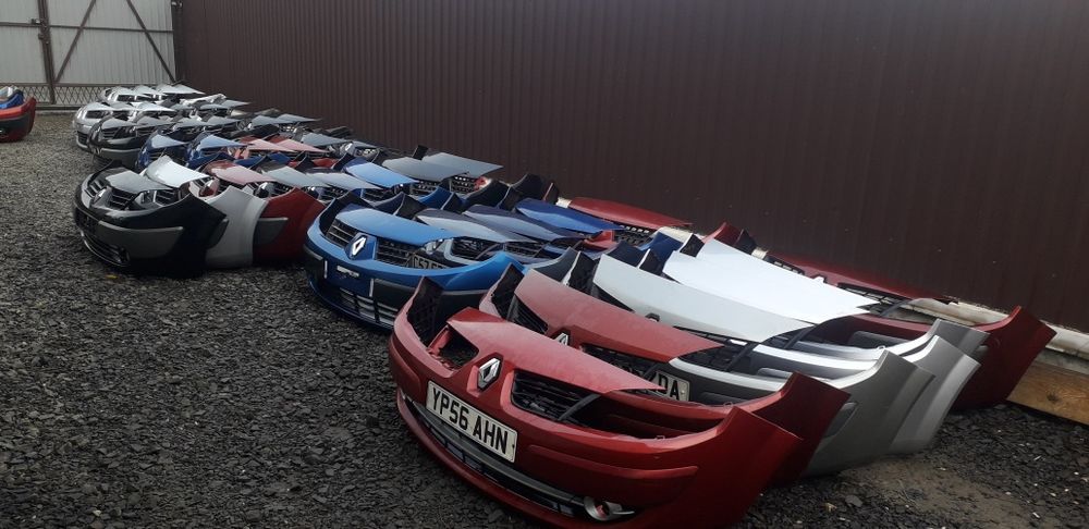 Бампер передній Рено Меган 2 Сценик 2.з 2003-2009рік.