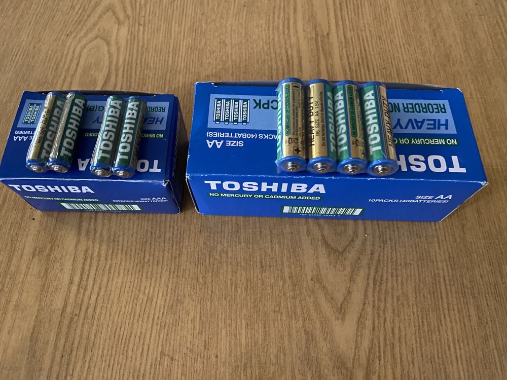 Батарейки Toshiba, АА та ААА.