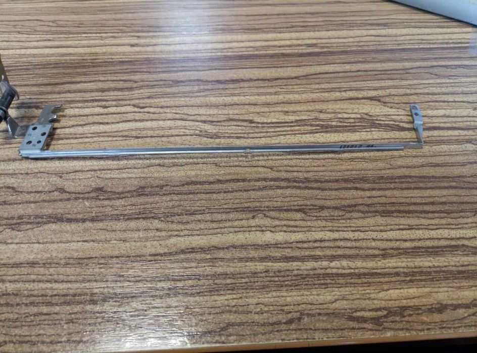 Петля ноутбука правая Acer Aspire E1-510/ 530 /570/ 572