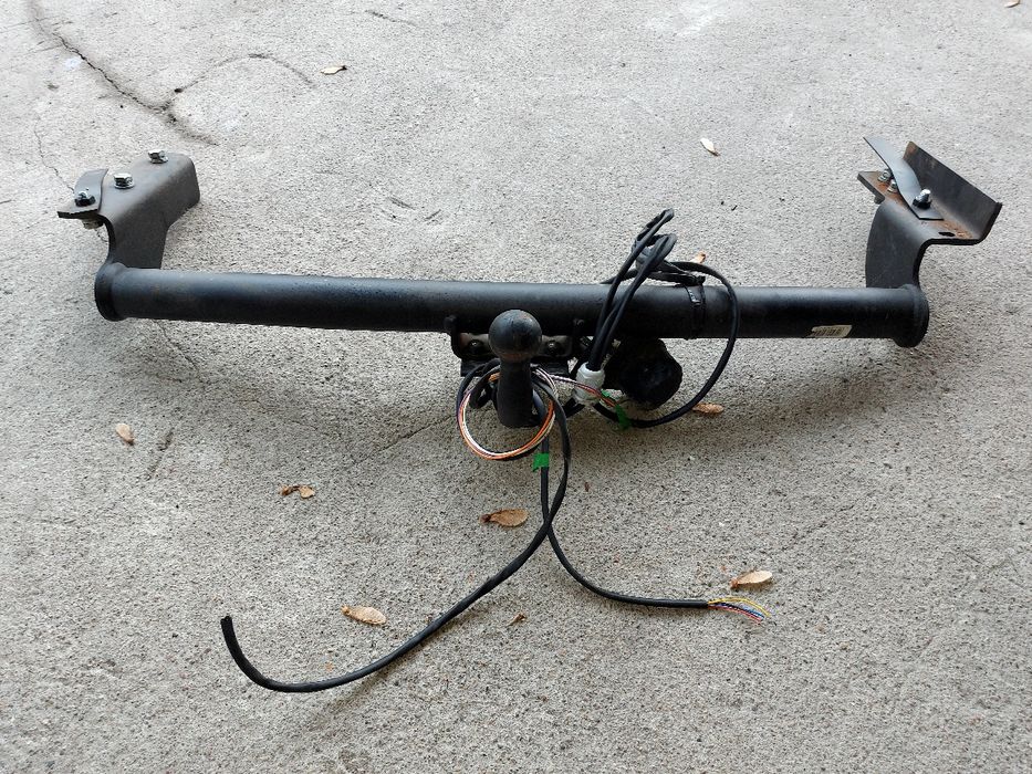 Hak Toyota Corolla E12 2.0 d4d 90KM 2003r  kombi NOWY  kompletny