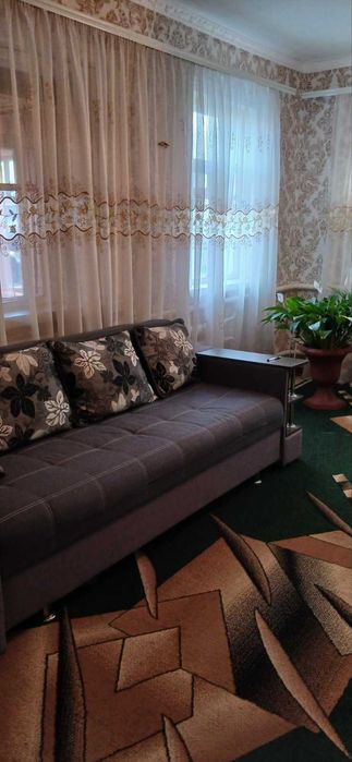 Продається будинок в м. Чигирин в р-ні церкви. 35000 у.о.