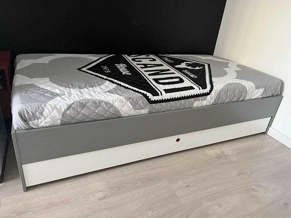 Łóżko VOX 90×200 z szufladą + materac Hilding Zorba – stan idealny