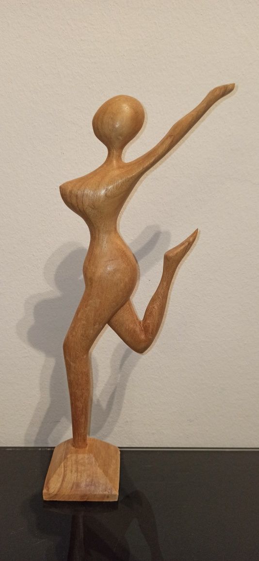 Figurka w drewnie Rzeżba tańczącej Kobiety Akt h 35 cm