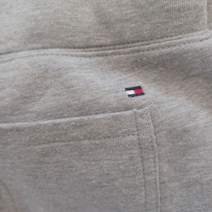 Dres TOMMY HILFIGER oryginalny M/ salon 899 zł