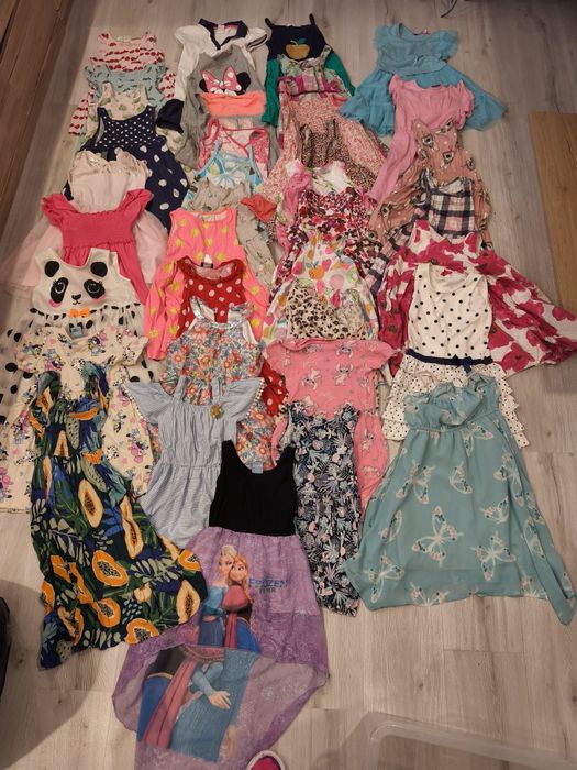 Sprzedam wielką paczke ubranek dla dziewczynki rozm. 104-110