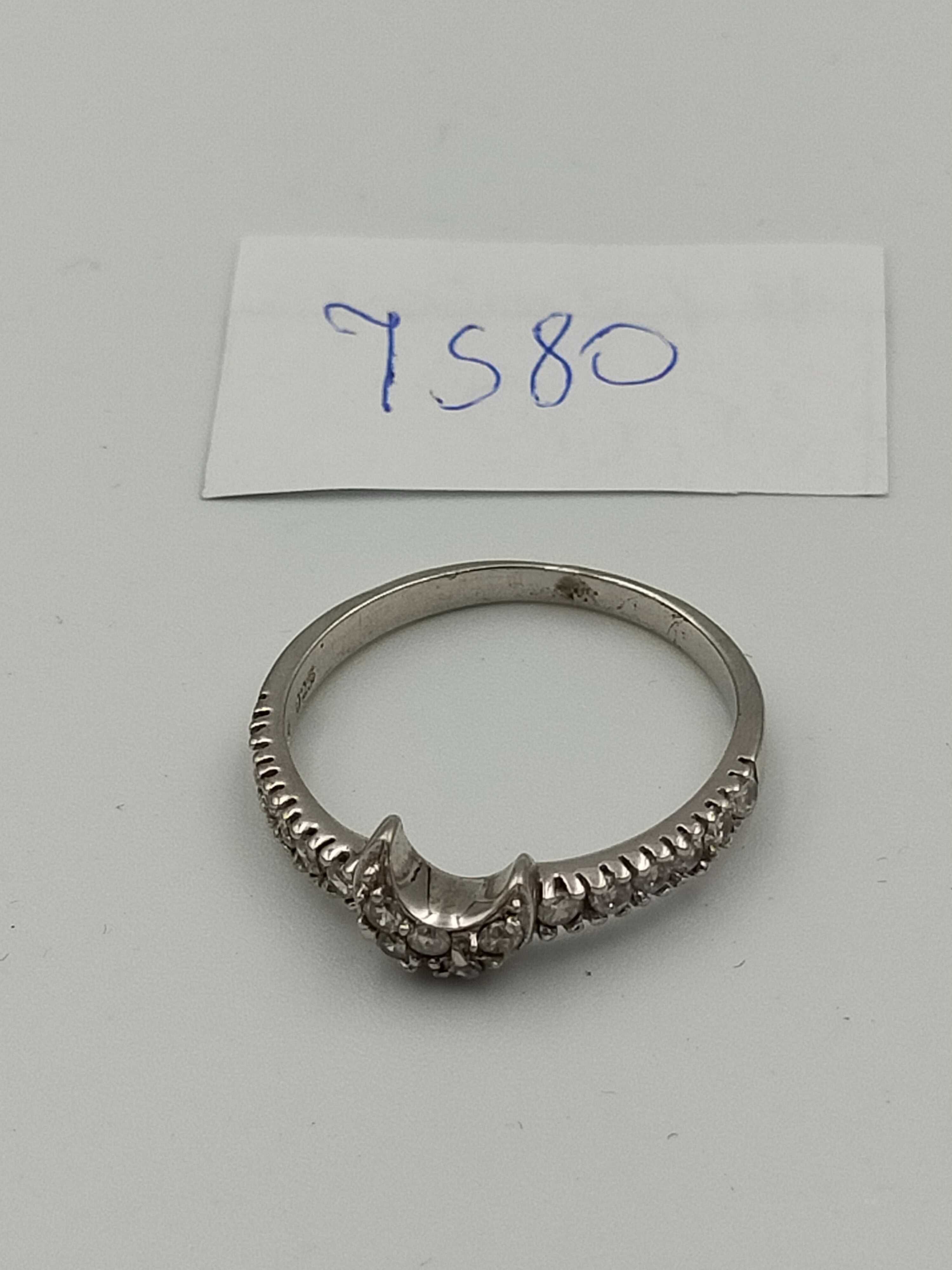 Srebrny pierścionek 925 JS80