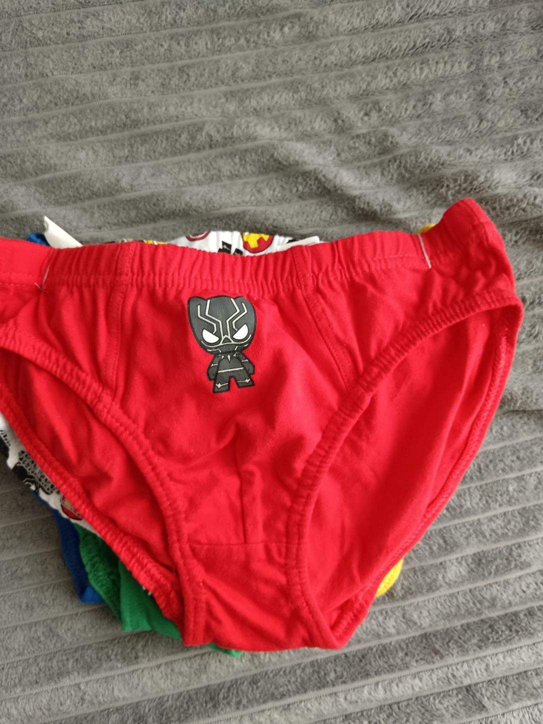 Nowe slipki 7szt rozm. 134/134 Marvel Reserved l