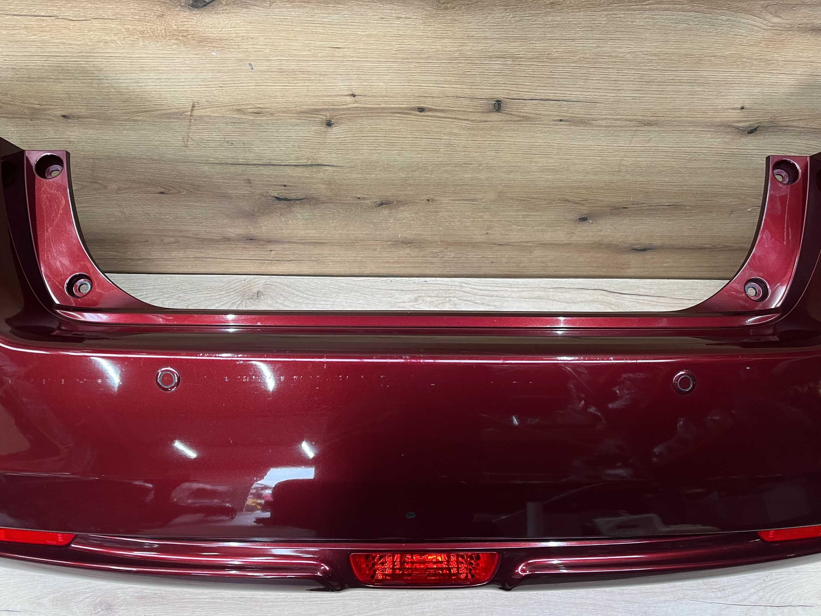 Zderzak tylny Honda Insight 4x pdc kolor r543p
