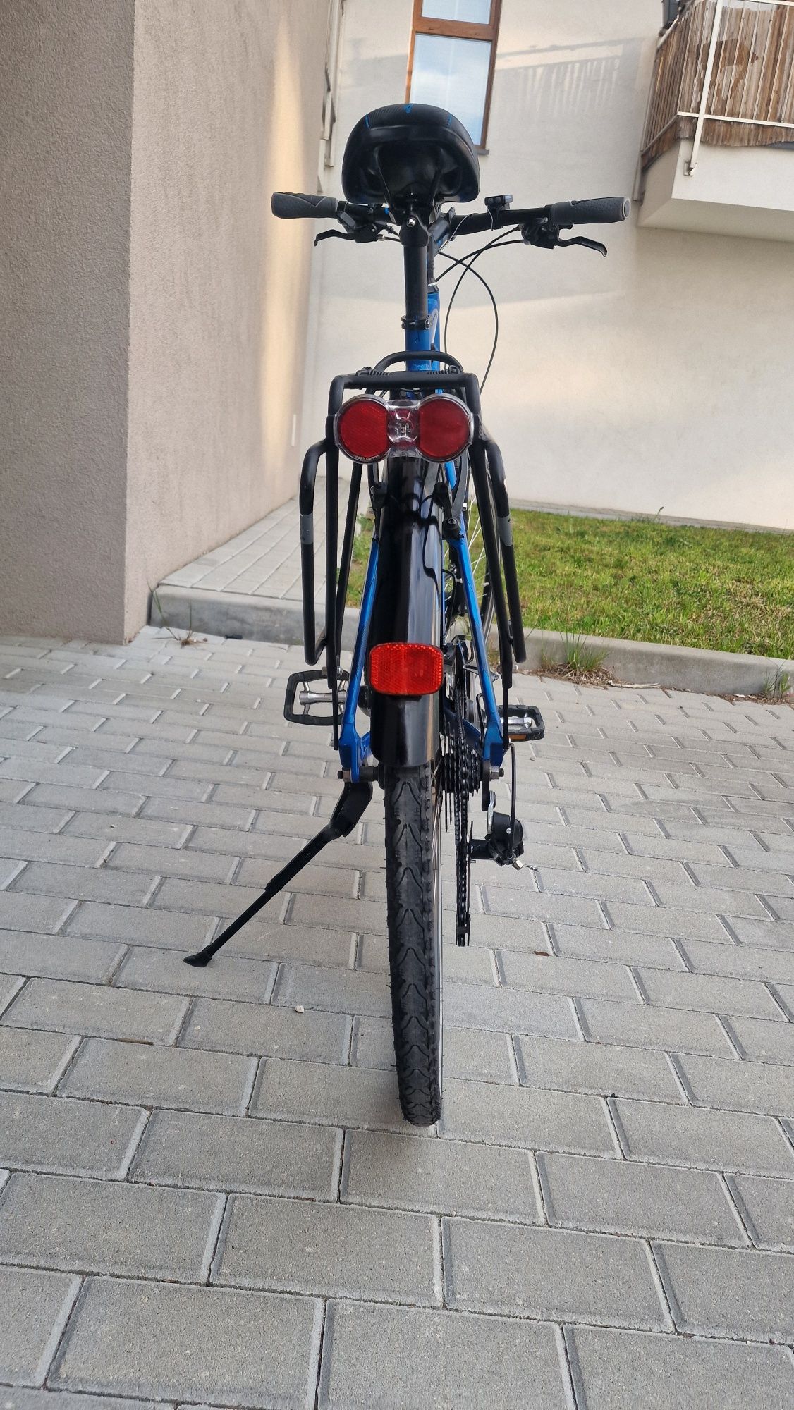 Rower trekkingowy Cube TOURING 28" niebieski, r. 58 cm. Licznik GRATIS