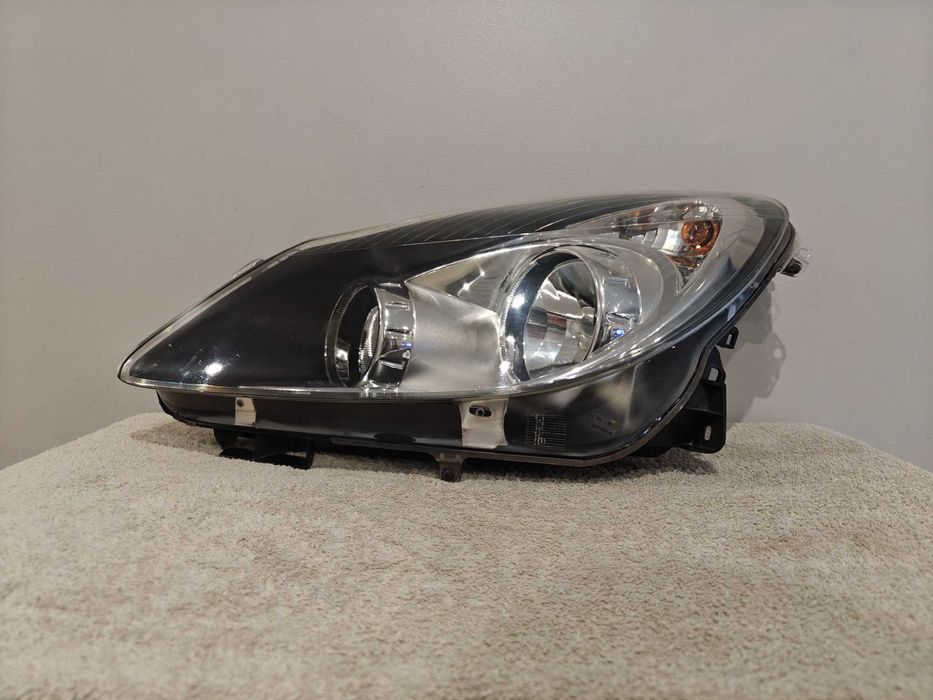 Lampa Lewy Przód Zwykła Opel Corsa D EUROPA