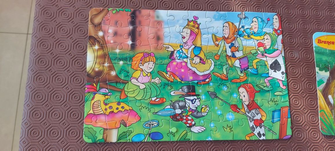 2 puzzles Branca de neve