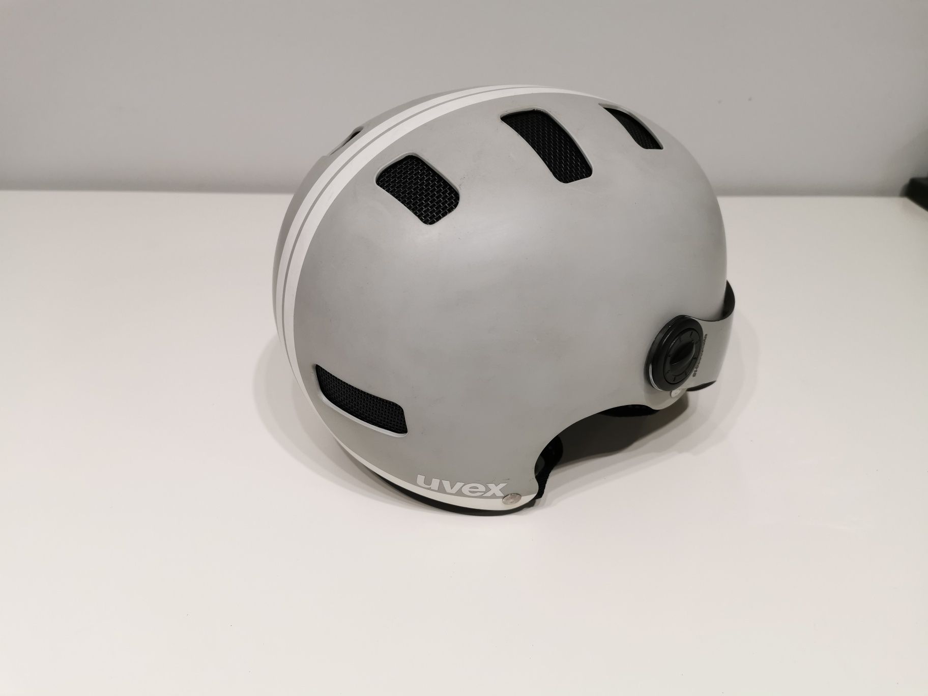 Kask Uvex Visor City V 55-58 cm S-M rowerowy zadbany