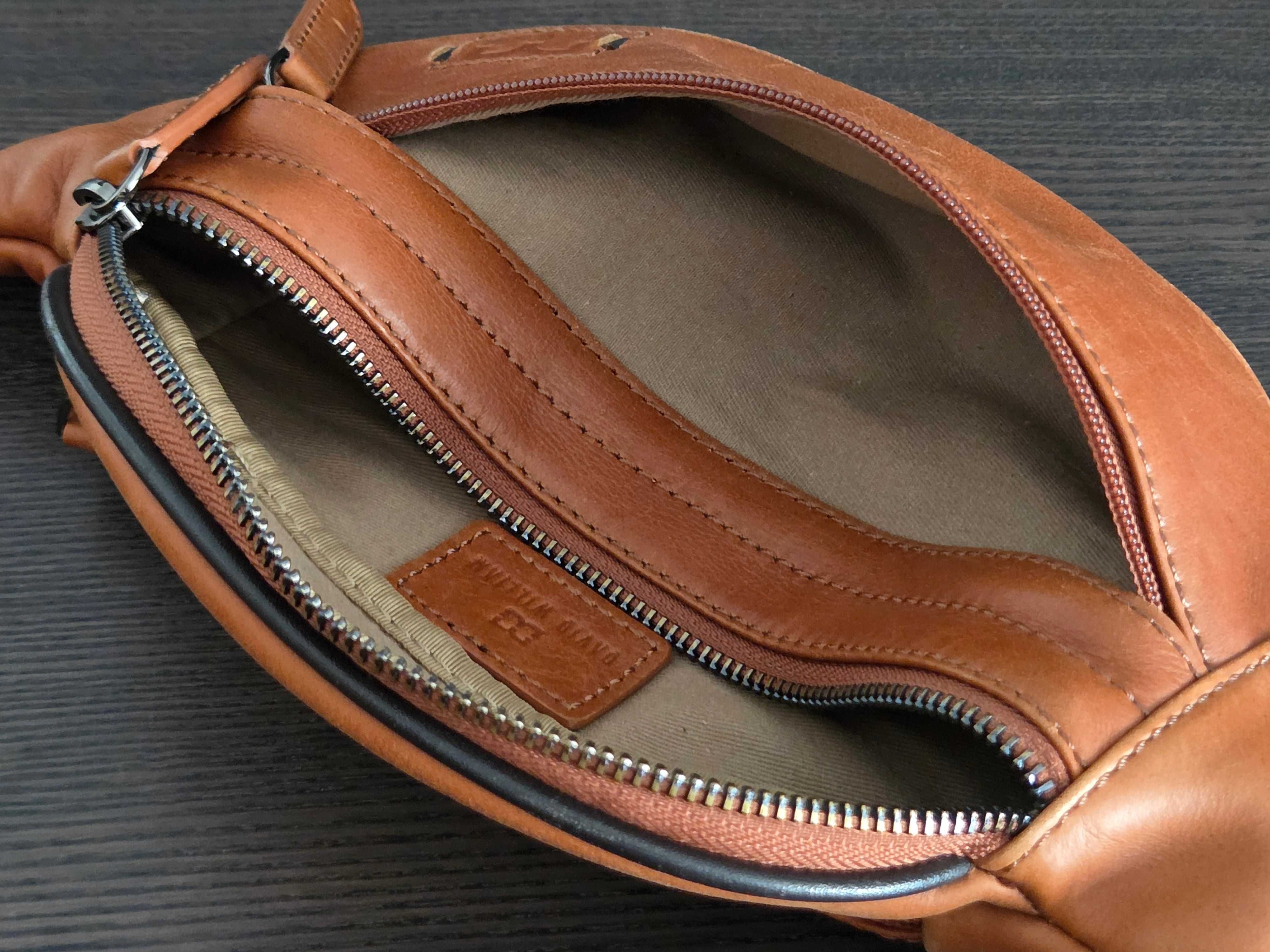 Bolsa de cintura em cabedal David William