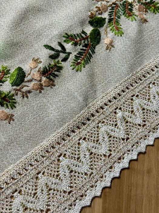 Bardzo efektowny i oryginalny obrus dekoracyjny – na Świąteczny Stół;