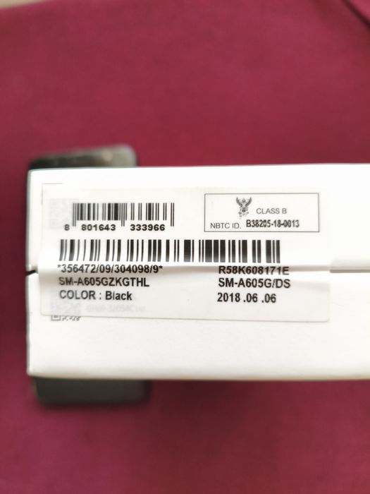 Смартфон Samsung Galaxy A6+ в прекрасном состоянии.