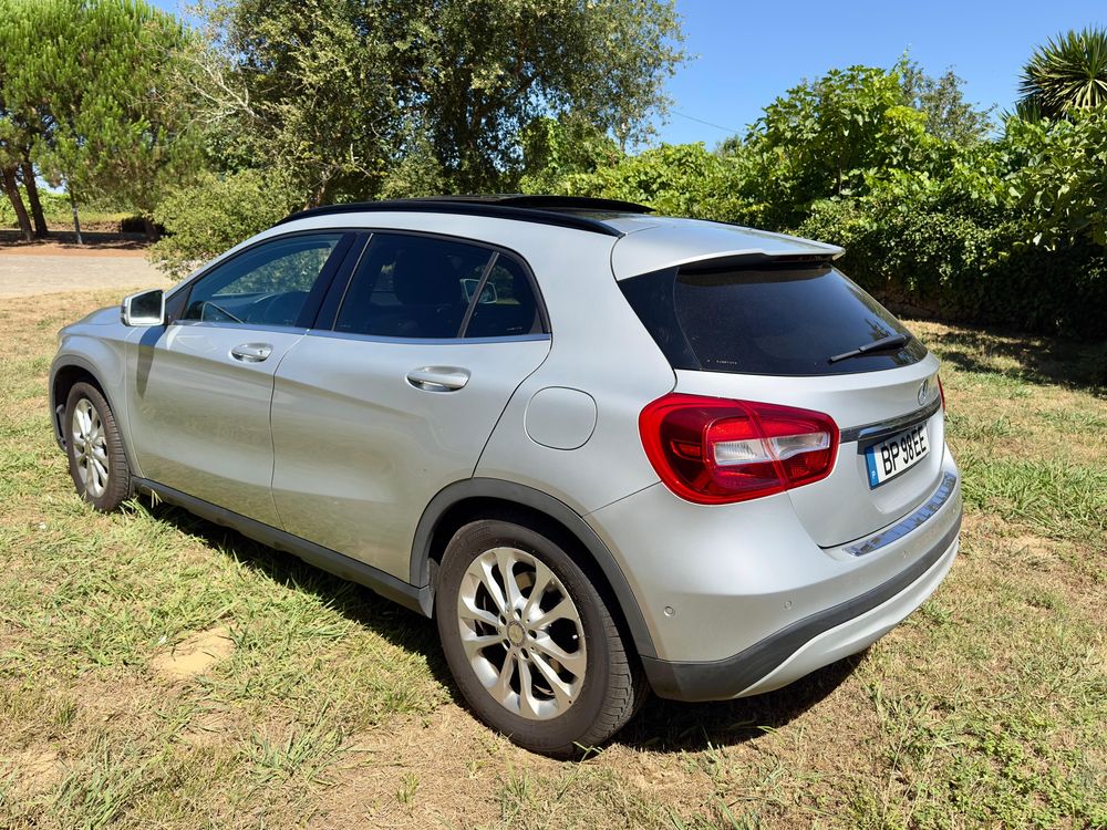 Mercedes-bens GLA 220cdi 7g automatica full extras .