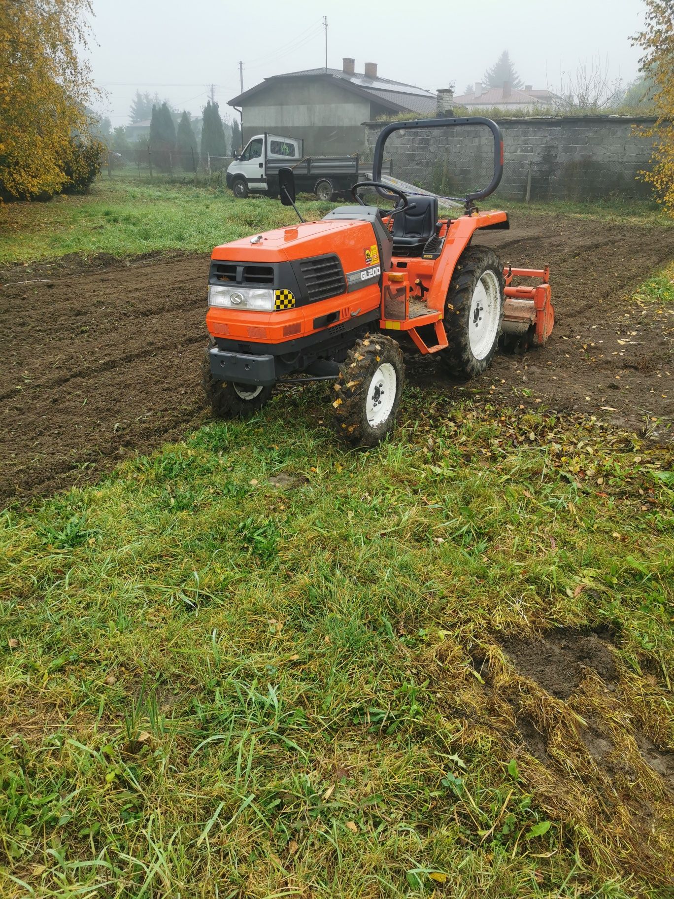 Zakładanie trawników prace ziemne usługi ogrodnicze koszenie wycinka .