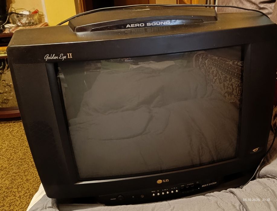 телевізор LG CF-21K51KE з пультом