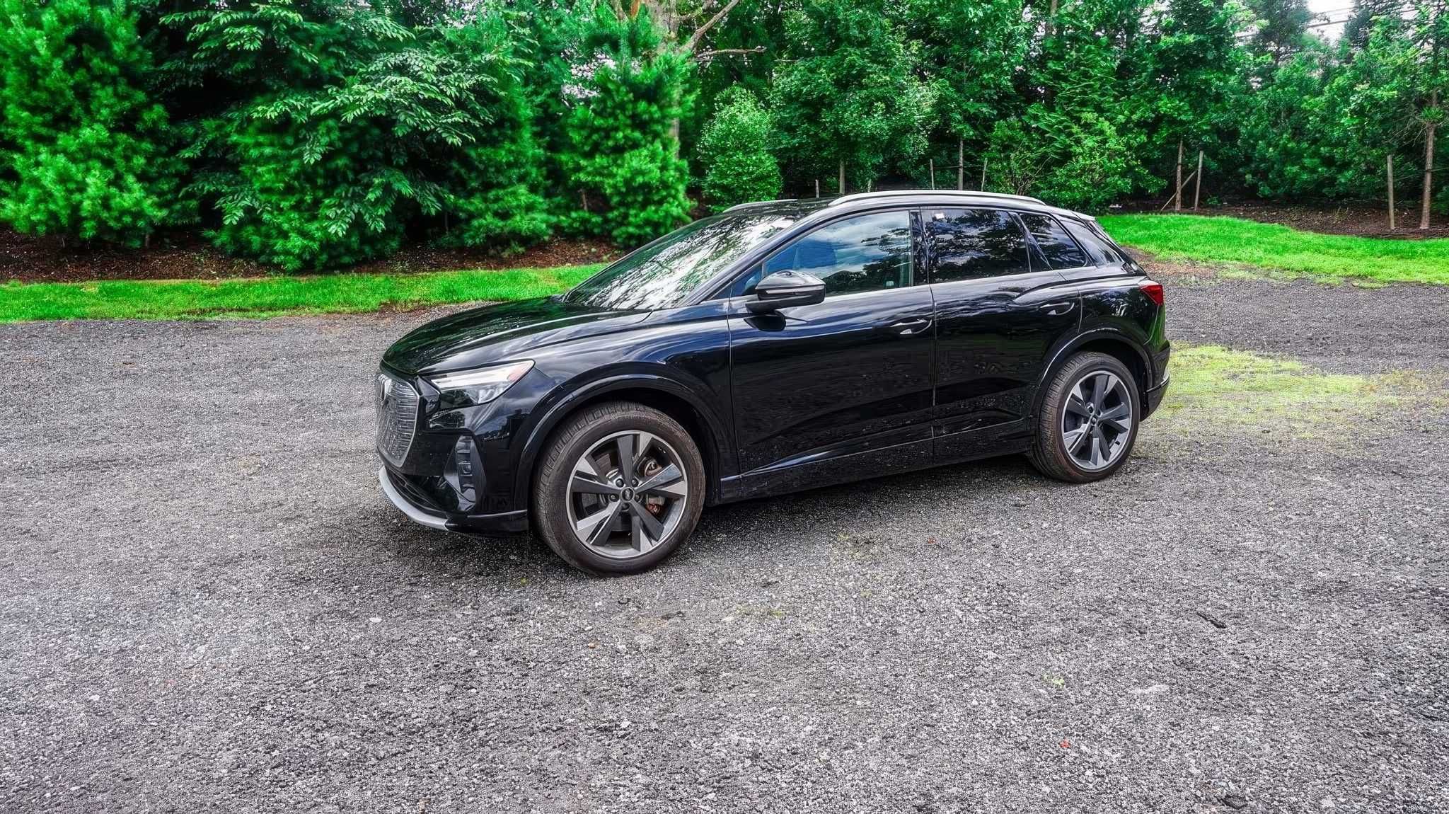 2022  Audi Q4 55