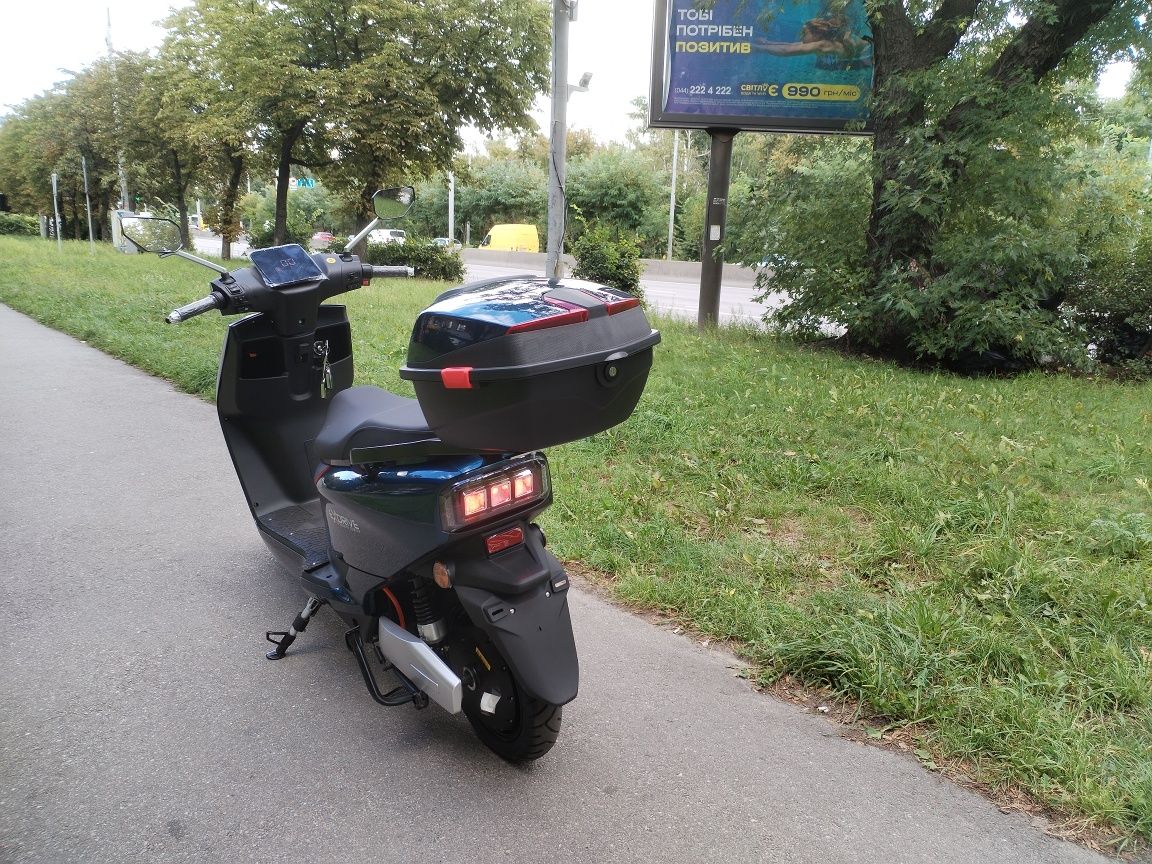 Електроскутер VOLT-MAX 72V 2000W