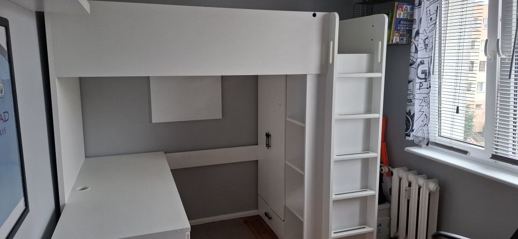 Łóżko z biurkiem I szafą