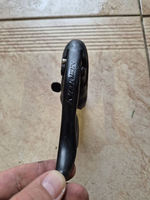 Klamkomanetka lewy przod Campagnolo Xenon