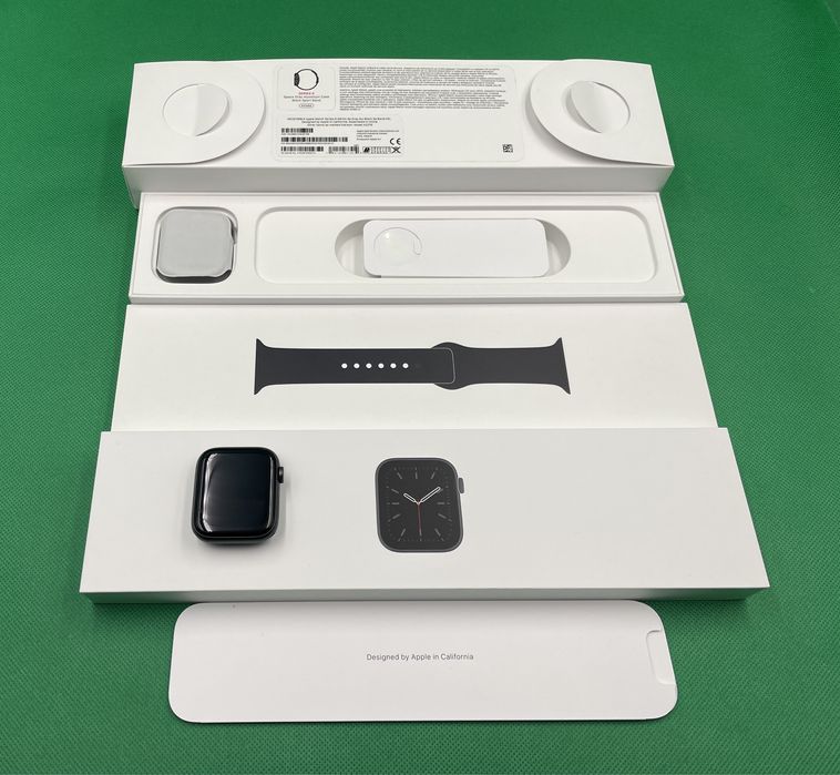 Apple Watch 6 44mm - GPS + Cellular (LTE) - komplet