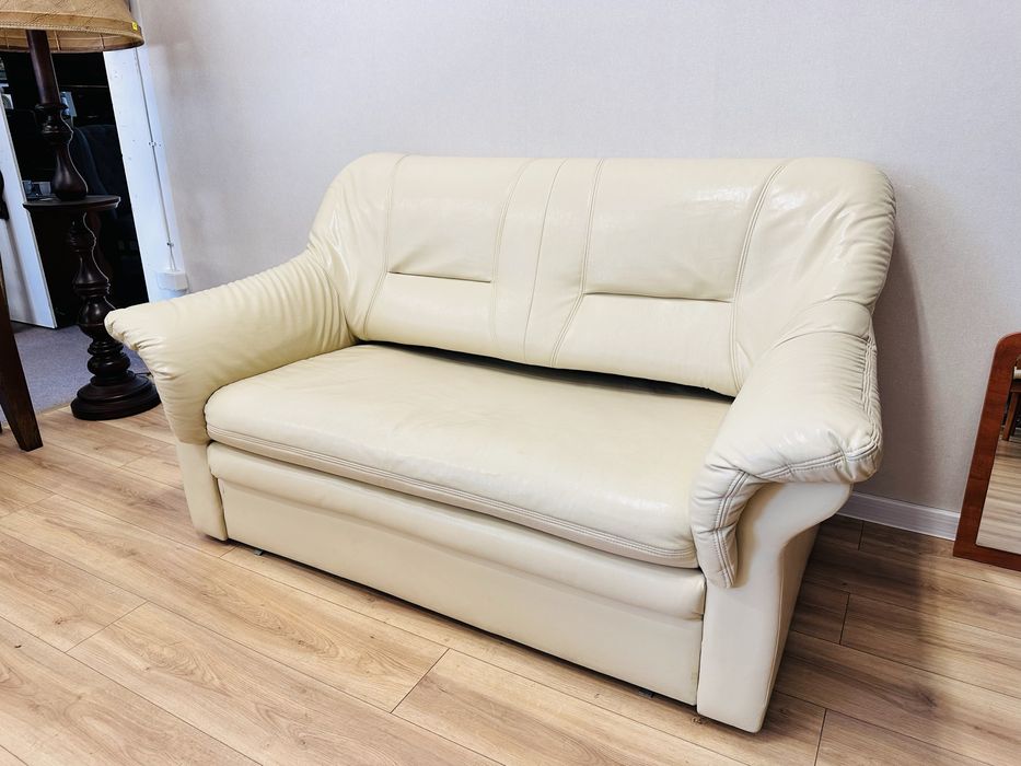 Zadbane kanapy rozkladane - 5 sztuk :)