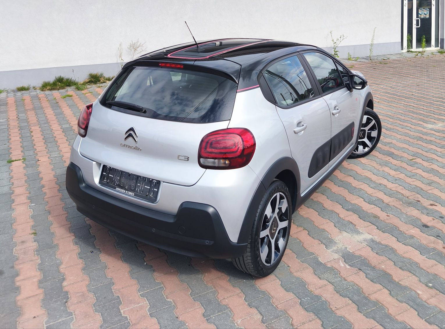 Citroen C3 ELLE 1.2benzyna Shine nawigacja LED limitowny