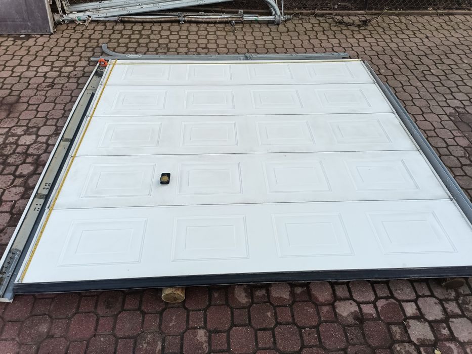 Brama garażowa segmentowa 250x235