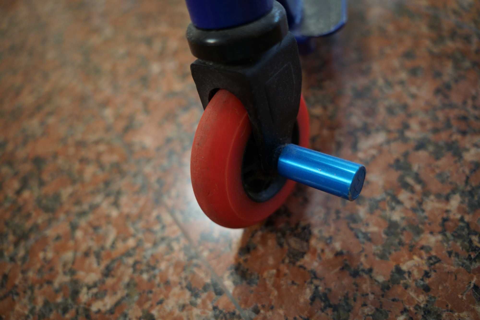 Trotinete freestyle outbreak + pegs nas duas rodas