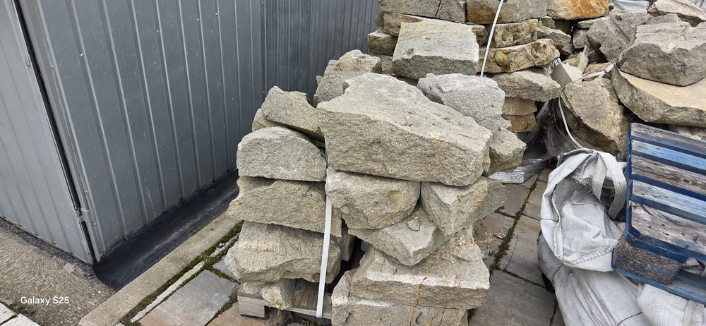 Kamień piaskowiec na ogrodzenie, ścieżkę  - na paletach