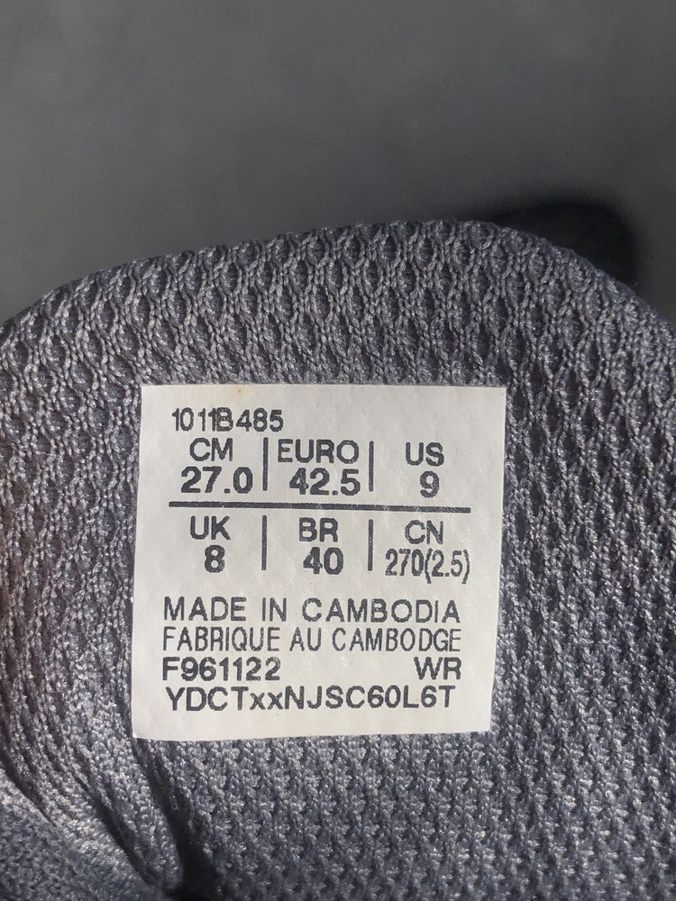 Оригінал! Кросівки Asics Gel для бігу, волейболу. 43 42,5 42 27,5 27