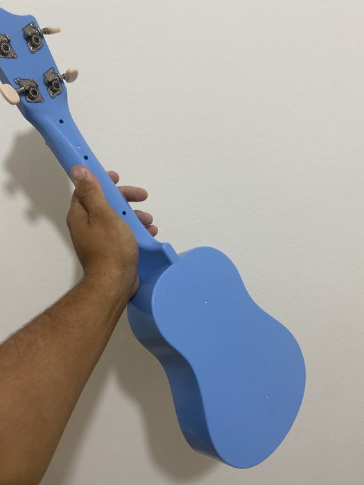 Ukulele simples - quase nenhuma marca de uso