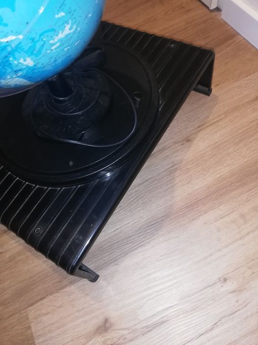 Apoio giratório para TV/portátil/coluna de som