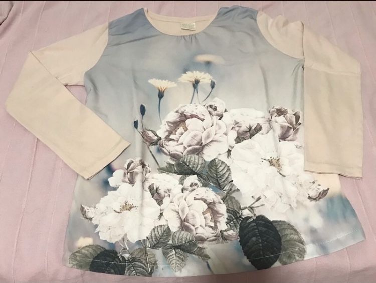 Camisola com flores da Zara