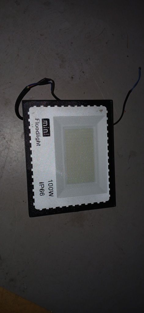 Lampa LED zewnetrzna