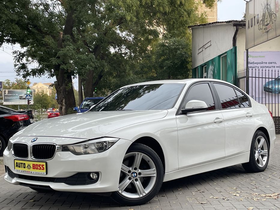 BMW 3 Series 2013 року (F30) 2.0 бензин, автомат