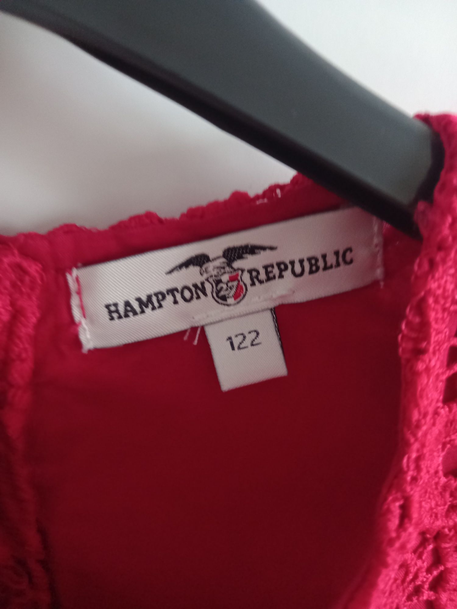 Koronkowa czerwona sukienka 122