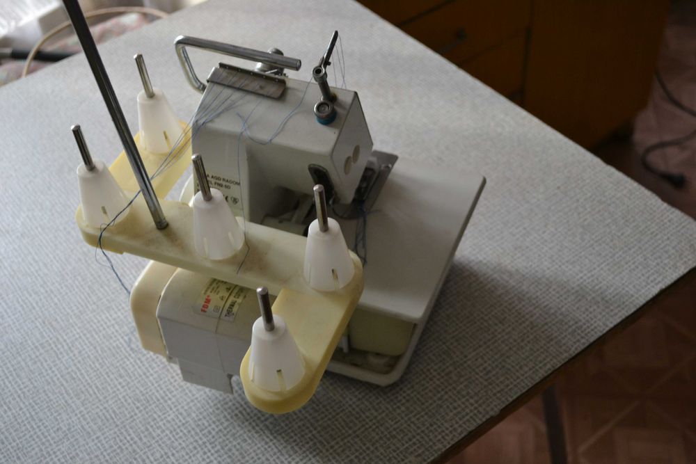 Maszyna do szycia Overlock Arka Radom