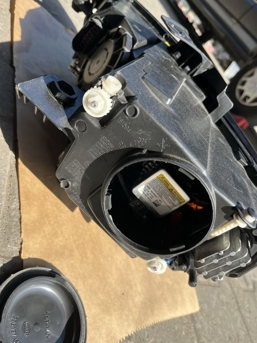 Lampa prawa reflektor Audi A3 S3 8V xenon led USA 8V0.941.006B