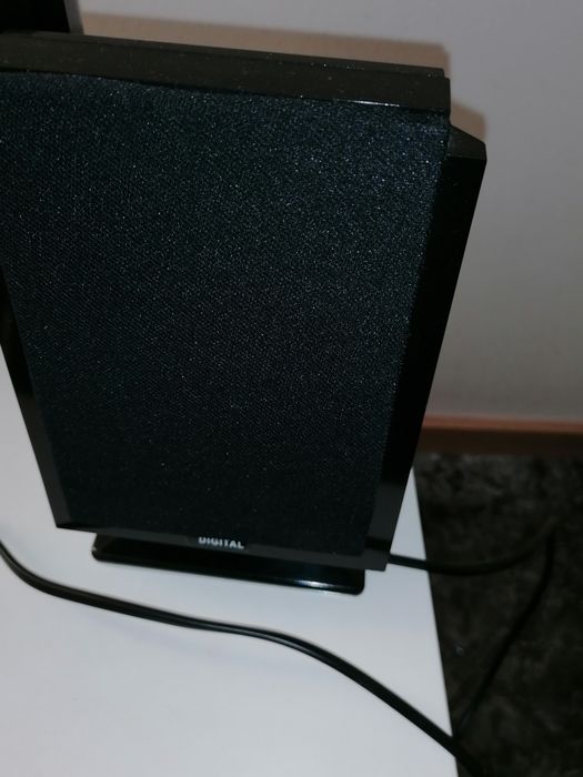 Aparelhagem de Rádio e Leitor de CD – NOVA