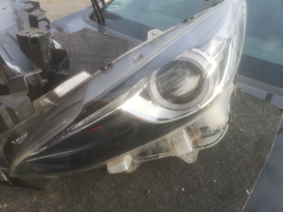 Lampa soczewka bixsenon lewy przód mazda 3 BM