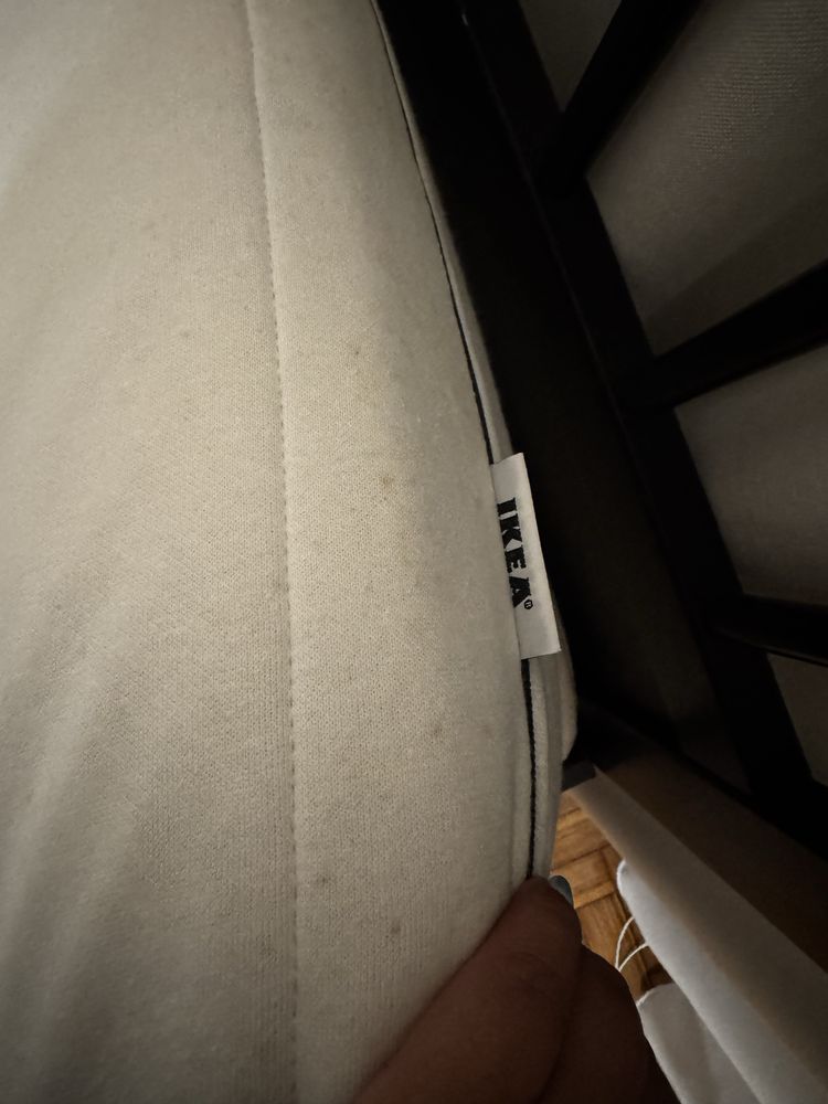 Cama solteiro com colchões
