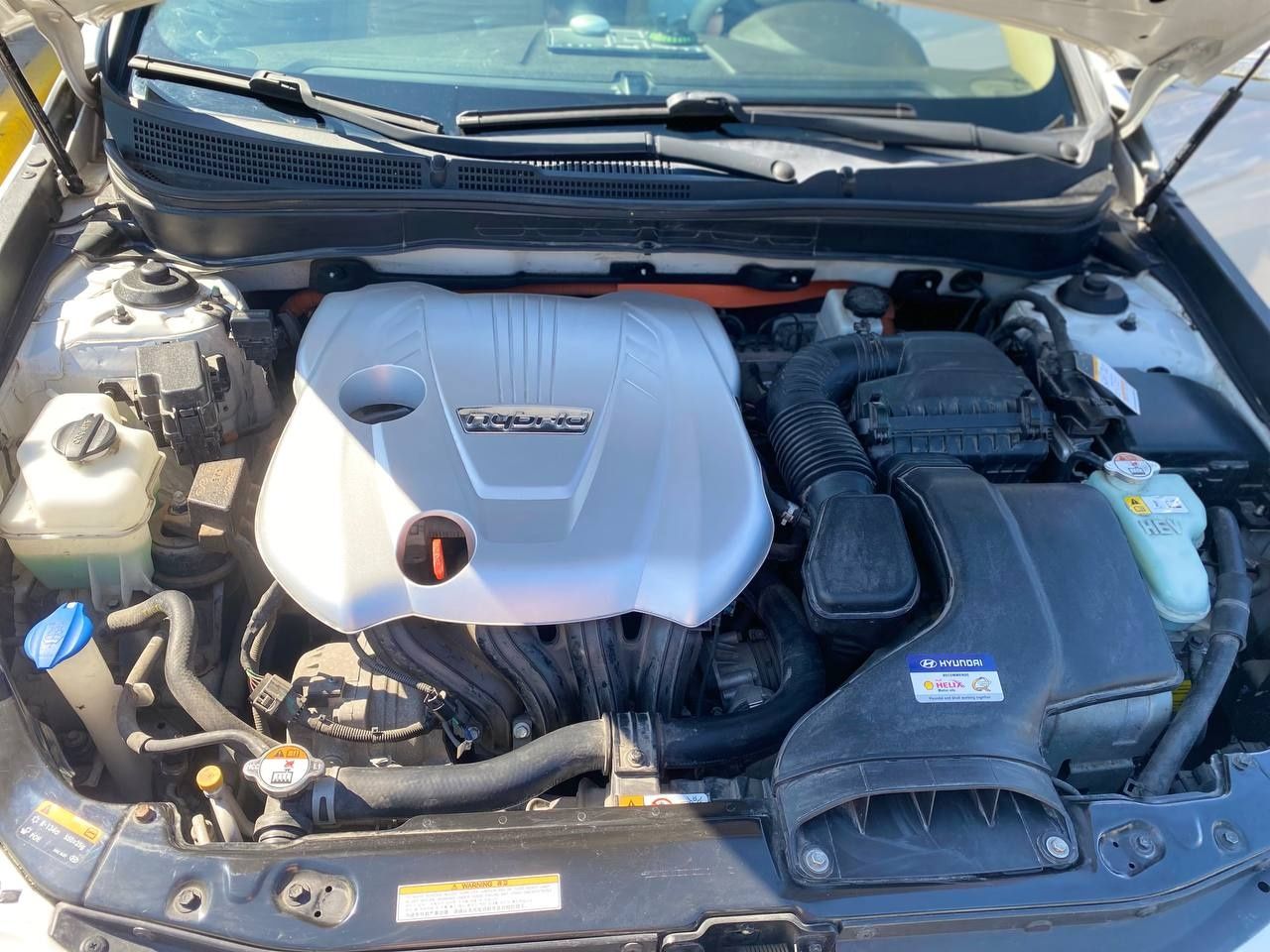 Hyundai sonata yf hybrid