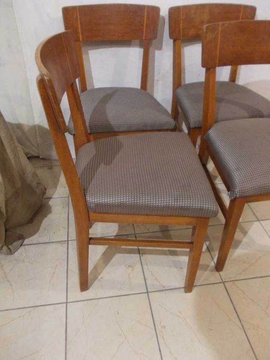 Stare krzesła drewniane Bilea z lat 60 vintage